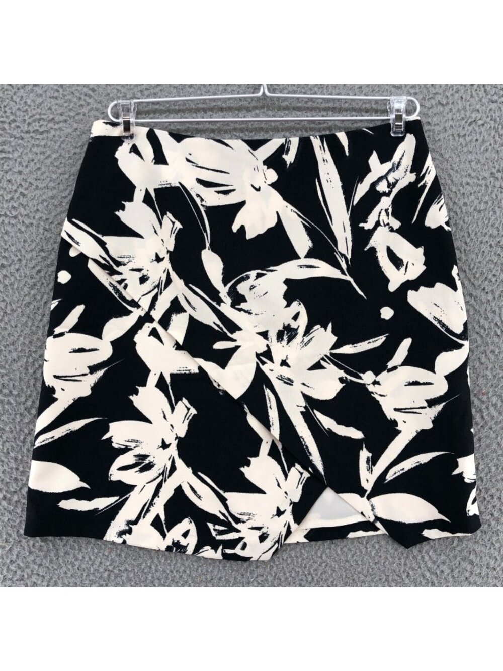 Banana Republic Skirt Women 4 Black White Floral Asymmetric Mini Straight Pencil